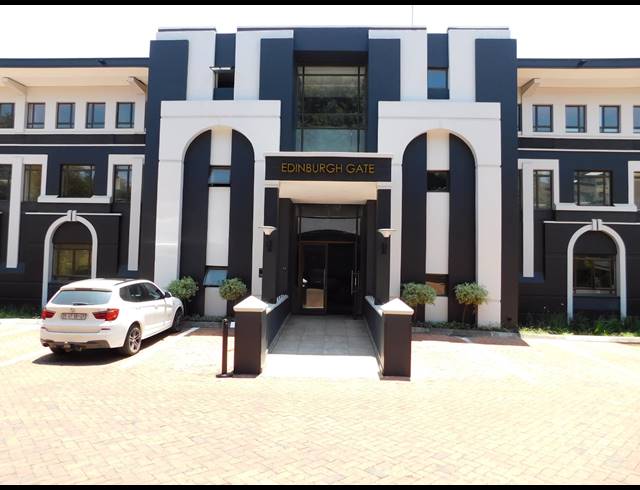 135M² OFFICE TO LET IN HYDE PARK